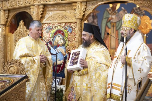 Bucuria prezenței Sfântului Gheorghe într-o parohie bucureșteană Poza 270251