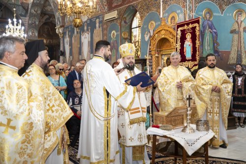 Bucuria prezenței Sfântului Gheorghe într-o parohie bucureșteană Poza 270252
