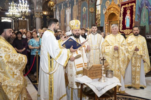 Bucuria prezenței Sfântului Gheorghe într-o parohie bucureșteană Poza 270253