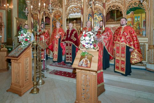 Cinstirea Sfântului Mucenic Ciprian la biserica sa din Capitală Poza 270445