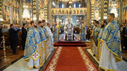 Hramul de toamnă al Catedralei Episcopale din Slobozia Poza 270569