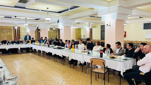 Revederea promoției 2003 a Seminarului Teologic Ortodox din Târgoviște Poza 270586