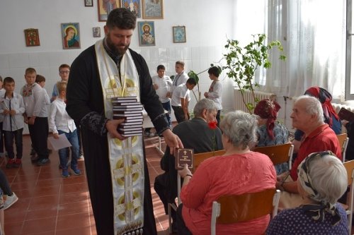 Ziua internațională a persoanelor vârstnice în parohii din Ialomița Poza 270726