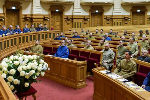 Preoții militari din MApN s-au reunit la Palatul Patriarhiei Poza 270834