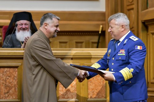 Preoții militari din MApN s-au reunit la Palatul Patriarhiei Poza 270857