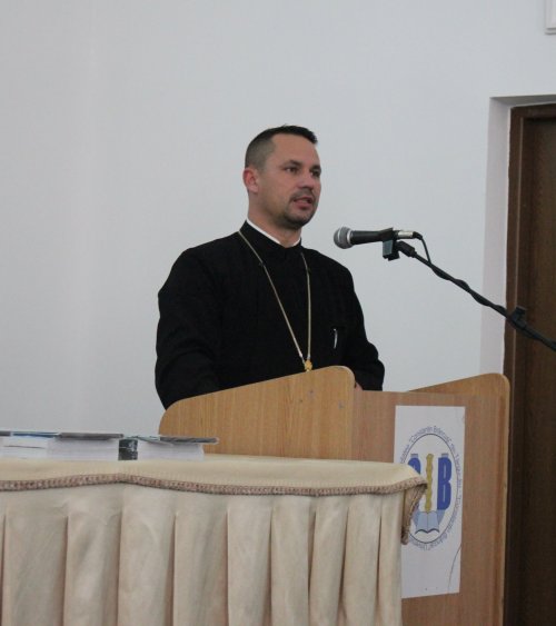 Consfătuirile județene ale profesorilor de religie din județul Gorj Poza 270966