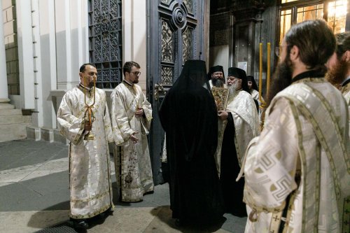 A început sărbătoarea Sfintei Parascheva de la Iași Poza 271021