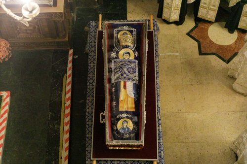 A început sărbătoarea Sfintei Parascheva de la Iași Poza 271045