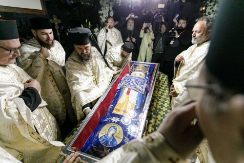 A început sărbătoarea Sfintei Parascheva de la Iași Poza 271071