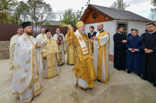 Înnoire și binecuvântare în parohia prahoveană Sângeru Poza 271209