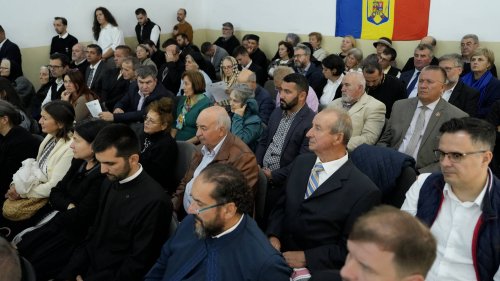 Părintele Dumitru Stăniloae comemorat în satul natal Vlădeni Poza 271435