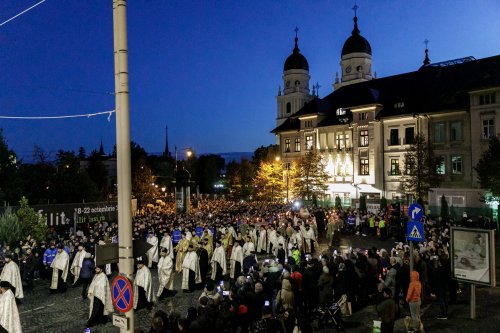 20.000 de pelerini în rugăciune, la Iași, pe „Calea Sfinților” Poza 271353