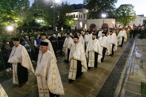 20.000 de pelerini în rugăciune, la Iași, pe „Calea Sfinților” Poza 271377