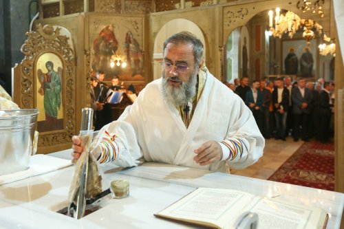 Popasuri de slujire și sfințire în Arhiepiscopia Buzăului și Vrancei Poza 271409