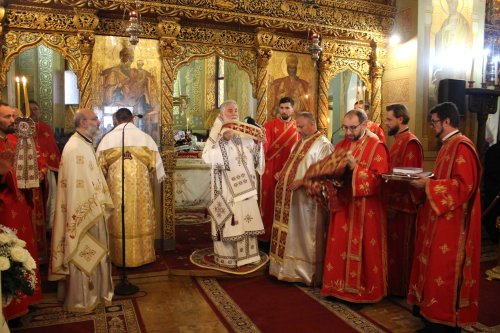 Zile de sărbătoare în Arhiepiscopia Craiovei Poza 271441