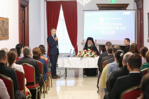 Consfătuirile profesorilor de religie din Buzău și Vrancea Poza 271512