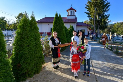 O capelă a Învierii în satul prahovean Mireș  Poza 271626