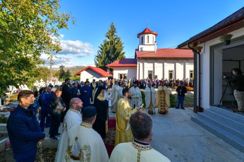 O capelă a Învierii în satul prahovean Mireș  Poza 271633