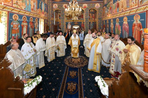 O capelă a Învierii în satul prahovean Mireș  Poza 271644