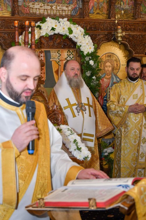 O capelă a Învierii în satul prahovean Mireș  Poza 271657