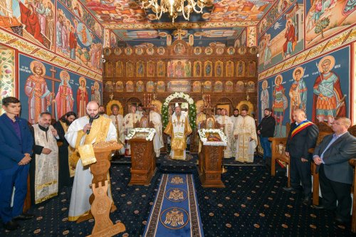 O capelă a Învierii în satul prahovean Mireș  Poza 271658