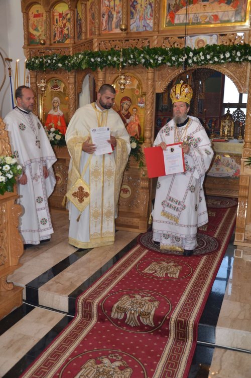 Sfințirea unei noi biserici din județul Bihor Poza 271510