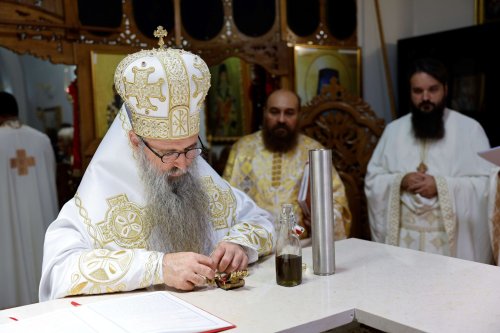 Zile de bucurie duhovnicească pentru românii ortodocşi din Bari Poza 271774