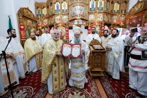 Zile de bucurie duhovnicească pentru românii ortodocşi din Bari Poza 271775