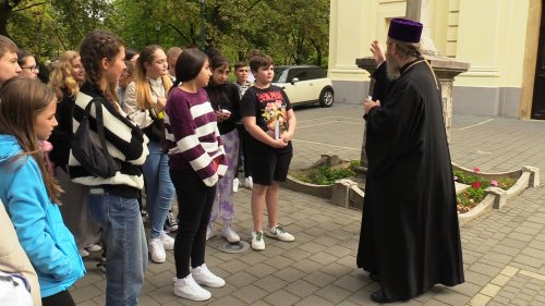 Elevi în vizită la instituții românești din Giula, Ungaria Poza 272033