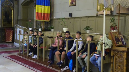 Elevi în vizită la instituții românești din Giula, Ungaria Poza 272034