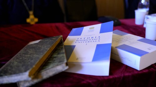 Manualele de Istorie Bisericească Universală au fost lansate la Sibiu Poza 271958