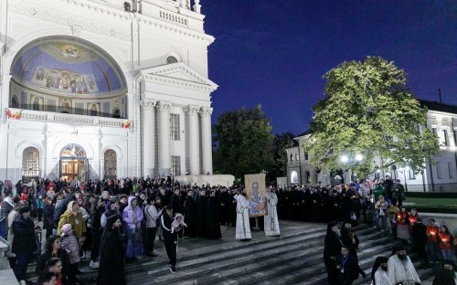 Moaștele Sfântului Andrei Criteanul au ajuns la Iași Poza 271928