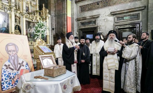 Moaștele Sfântului Andrei Criteanul au ajuns la Iași Poza 271947