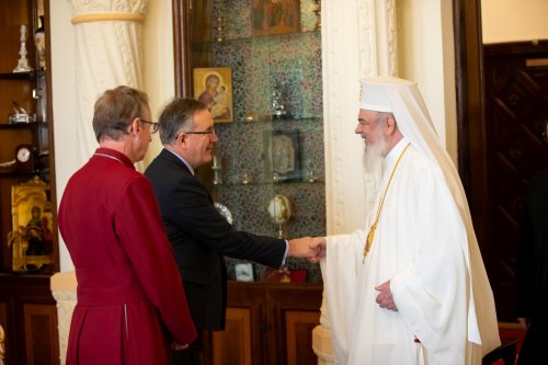 Ambasadorul Regatului Unit al Marii Britanii și Irlandei de Nord la București, în vizită de rămas bun la Patriarhia Română Poza 272143
