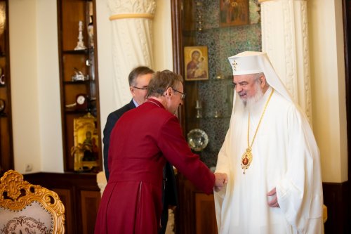 Ambasadorul Regatului Unit al Marii Britanii și Irlandei de Nord la București, în vizită de rămas bun la Patriarhia Română Poza 272144
