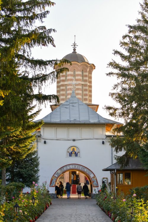 Sfânta Cuvioasă Parascheva, cinstită la mănăstirea ilfoveană Samurcășești Poza 272336