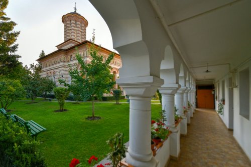 Sfânta Cuvioasă Parascheva, cinstită la mănăstirea ilfoveană Samurcășești Poza 272337