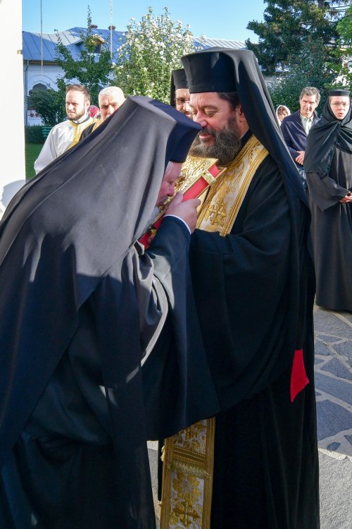 Sfânta Cuvioasă Parascheva, cinstită la mănăstirea ilfoveană Samurcășești Poza 272342