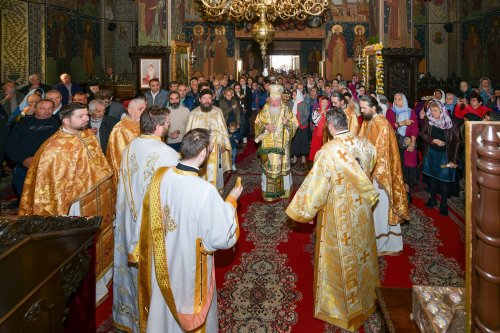Sfânta Cuvioasă Parascheva, cinstită la mănăstirea ilfoveană Samurcășești Poza 272348