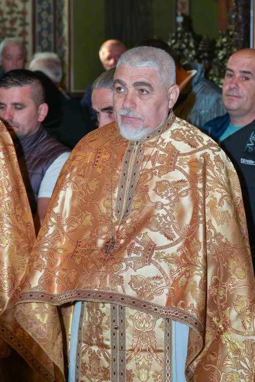 Sfânta Cuvioasă Parascheva, cinstită la mănăstirea ilfoveană Samurcășești Poza 272353