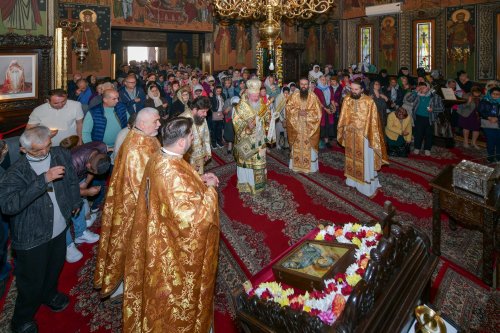 Sfânta Cuvioasă Parascheva, cinstită la mănăstirea ilfoveană Samurcășești Poza 272361