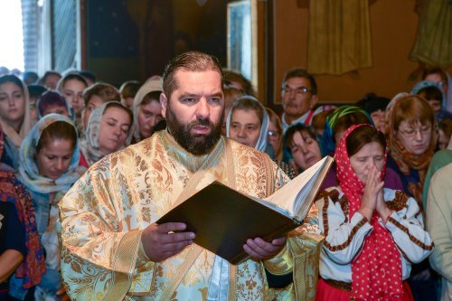 Sfânta Cuvioasă Parascheva, cinstită la mănăstirea ilfoveană Samurcășești Poza 272367