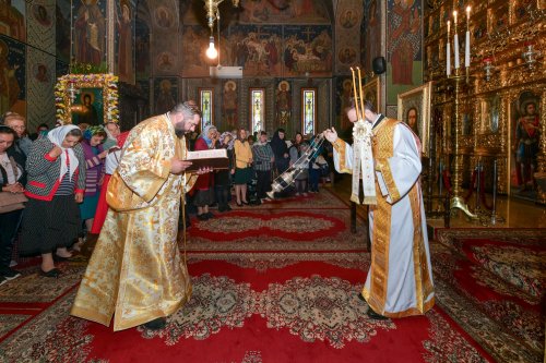 Sfânta Cuvioasă Parascheva, cinstită la mănăstirea ilfoveană Samurcășești Poza 272369