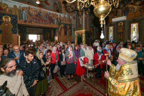 Sfânta Cuvioasă Parascheva, cinstită la mănăstirea ilfoveană Samurcășești Poza 272371