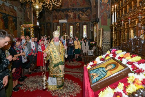 Sfânta Cuvioasă Parascheva, cinstită la mănăstirea ilfoveană Samurcășești Poza 272380