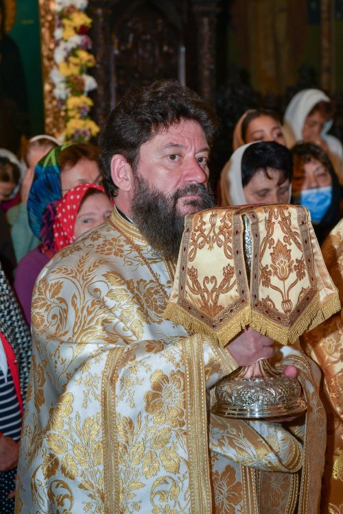 Sfânta Cuvioasă Parascheva, cinstită la mănăstirea ilfoveană Samurcășești Poza 272382