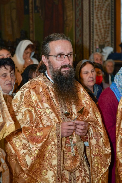 Sfânta Cuvioasă Parascheva, cinstită la mănăstirea ilfoveană Samurcășești Poza 272383