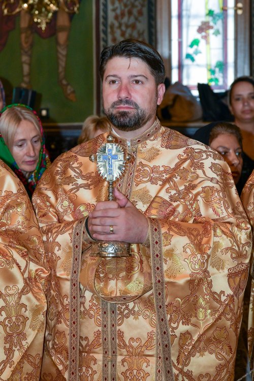 Sfânta Cuvioasă Parascheva, cinstită la mănăstirea ilfoveană Samurcășești Poza 272386
