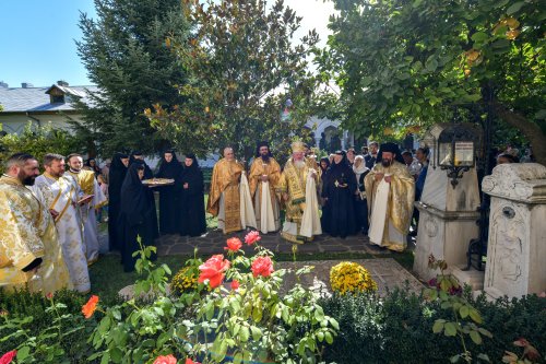 Sfânta Cuvioasă Parascheva, cinstită la mănăstirea ilfoveană Samurcășești Poza 272400