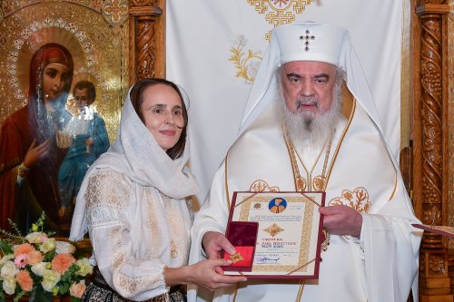 Patriarhul României a sfințit catapeteasma ctitoriei boierești din Popești-Leordeni Poza 272587